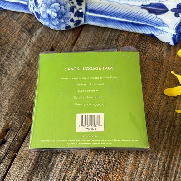 C. Wonder Luggage Tags (2) - Picture 2 of 3